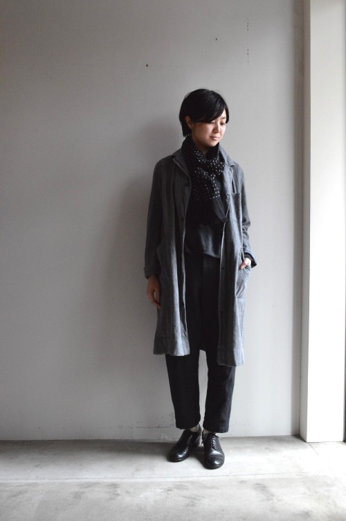 Coat : Sold Bottoms : Forme D'expression ¥81,000+tax Stole : Draks (私物) Shoes : ANATOMICA (私物)